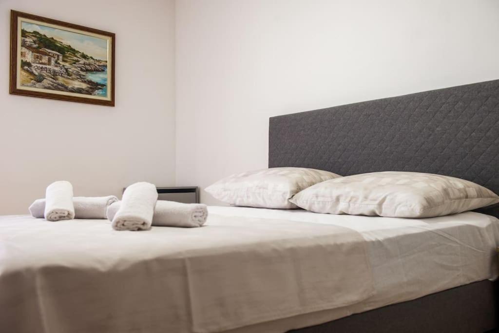 Apartment Faith Split Bagian luar foto