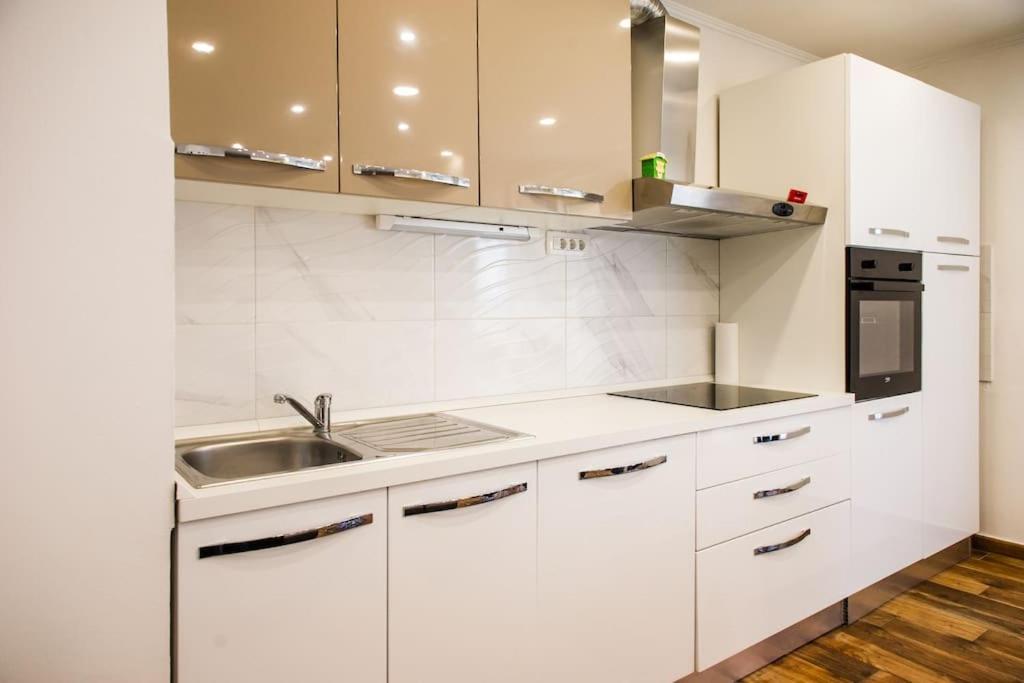 Apartment Faith Split Bagian luar foto