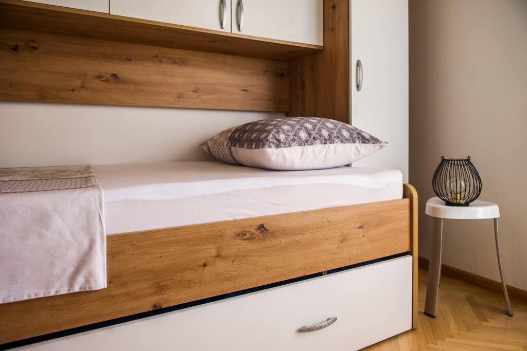 Apartment Faith Split Bagian luar foto