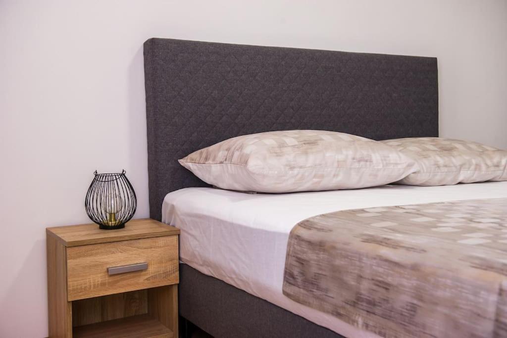 Apartment Faith Split Bagian luar foto