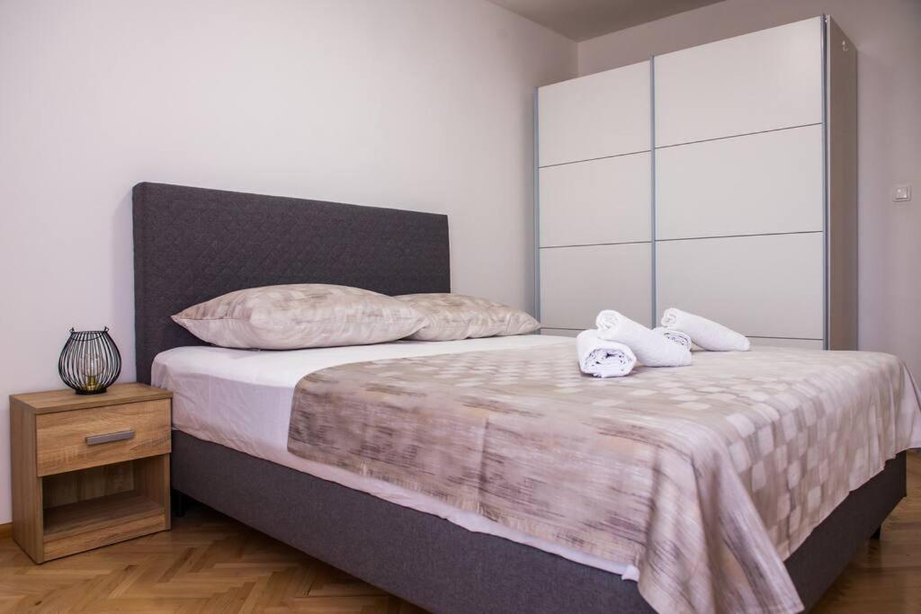 Apartment Faith Split Bagian luar foto